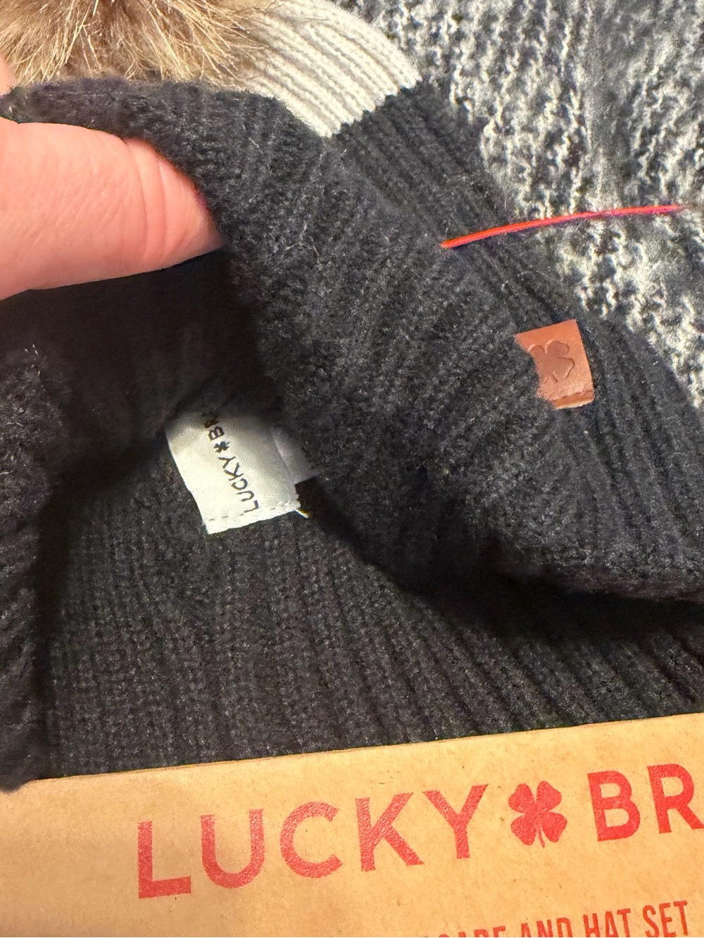 Lucky Brand Black &‎ Cream Pom Beanie with Matching Knit Scarf - Picture 6 of 7